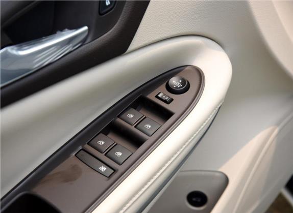 威朗 2015款 三厢 15S 手动领先型 车厢座椅   门窗控制