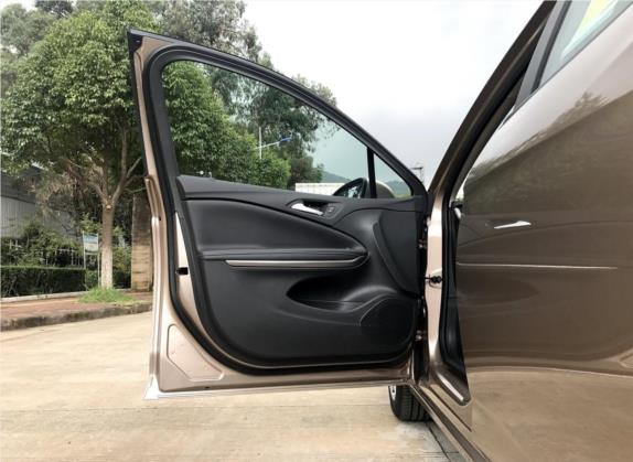 威朗 2018款 三厢 20T 双离合领先型 车厢座椅   前门板