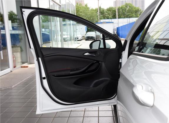 威朗 2019款 两厢GS 20T 双离合进取型 车厢座椅   前门板