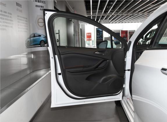 威朗 2019款 两厢GS 20T 双离合豪华型 车厢座椅   前门板