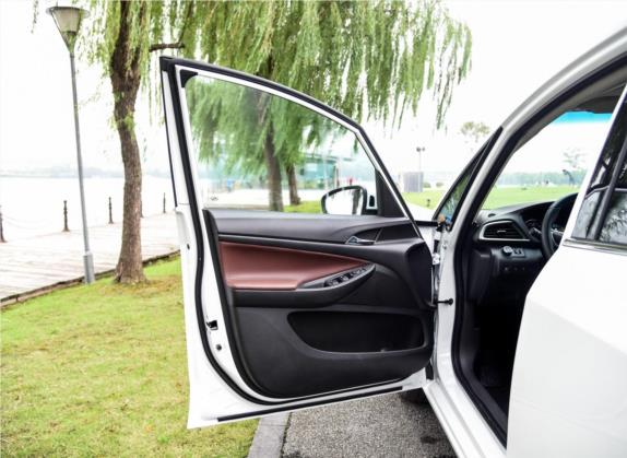 别克GL6 2018款 18T 6座尊贵型 车厢座椅   前门板
