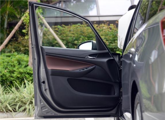 别克GL6 2019款 18T 5座互联豪华型 国V 车厢座椅   前门板