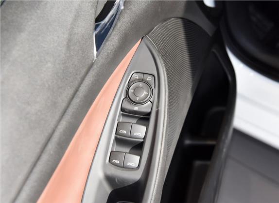 别克GL6 2019款 18T 6座互联尊贵型 国VI 车厢座椅   门窗控制
