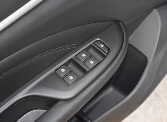阅朗 2019款 18T 自动互联精英型 国V 车厢座椅   门窗控制