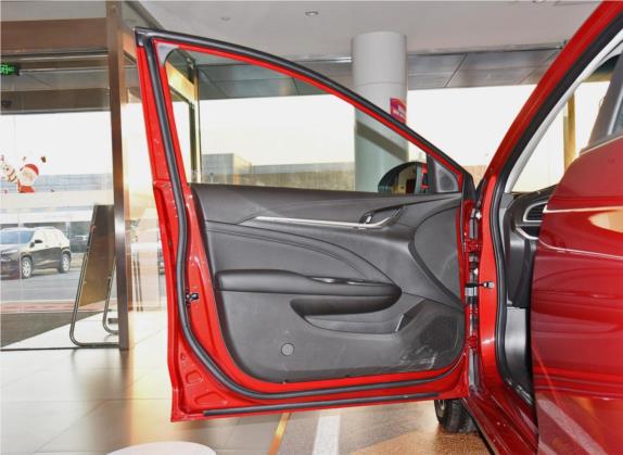 阅朗 2019款 18T 自动互联精英型 国VI 车厢座椅   前门板