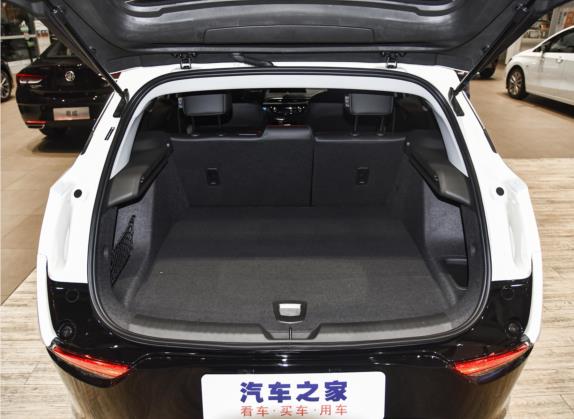 微蓝6 2022款 互联智慧型 PLUS 车厢座椅   后备厢