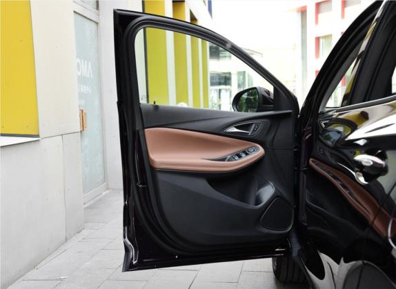 昂科拉GX 2020款 20T CVT两驱旗舰型 车厢座椅   前门板