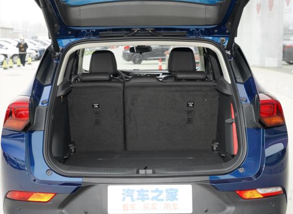昂科拉GX 2022款 332T CVT两驱豪华型 车厢座椅   后备厢