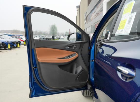 昂科拉GX 2022款 332T CVT两驱豪华型 车厢座椅   前门板