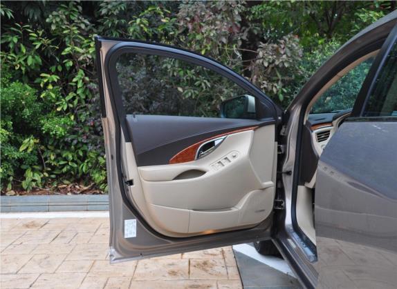 君越 2011款 2.4L SIDI豪华版 车厢座椅   前门板