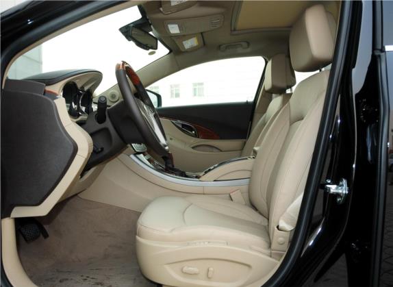 君越 2012款 2.4L SIDI豪华版 车厢座椅   前排空间