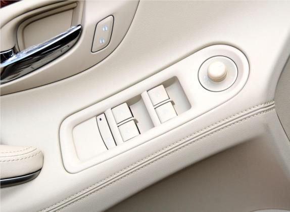 君越 2013款 2.4L SIDI精英舒适型 车厢座椅   门窗控制