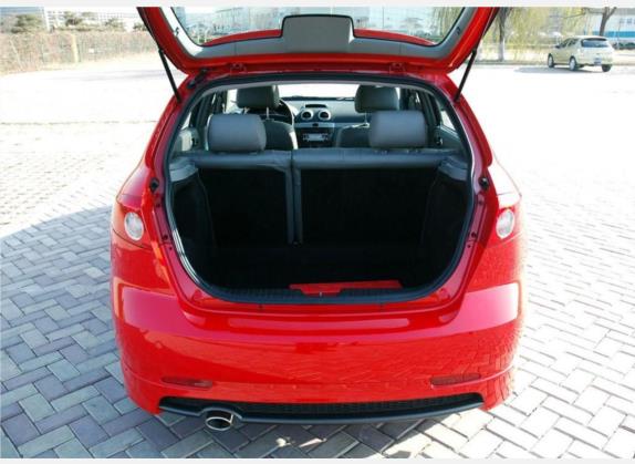 凯越 2008款 HRV 1.6LE-MT运动版 车厢座椅   后备厢