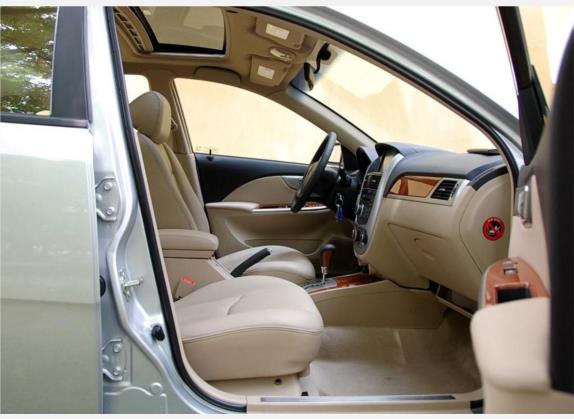 凯越 2008款 1.6LE-ATNavi 车厢座椅   前排空间