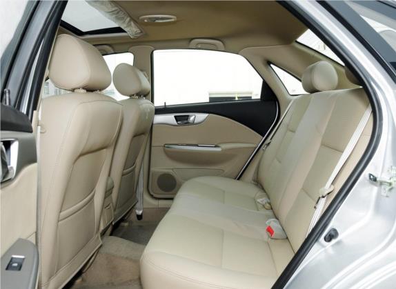 凯越 2013款 1.5L 手动经典型 车厢座椅   后排空间