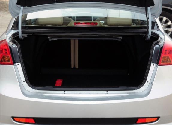 凯越 2013款 1.5L 手动经典型 车厢座椅   后备厢