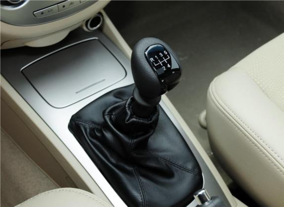 凯越 2013款 1.5L 手动经典型 中控类   挡把