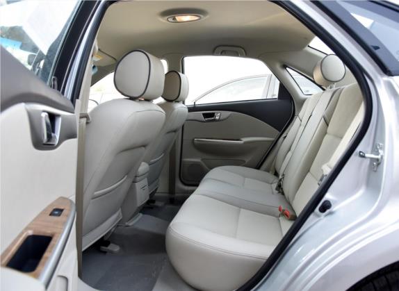 凯越 2015款 1.5L 自动经典型 车厢座椅   后排空间