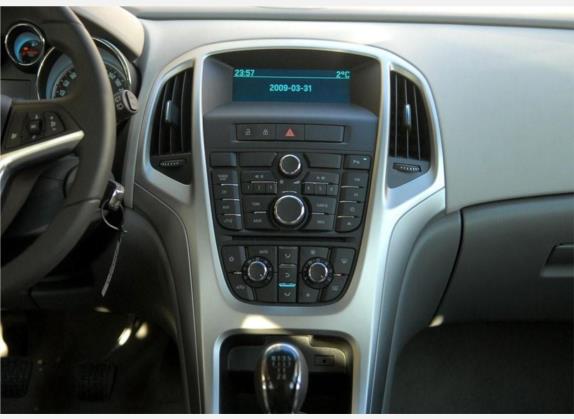 英朗 2010款 XT 1.6L 手动进取版 中控类   中控台