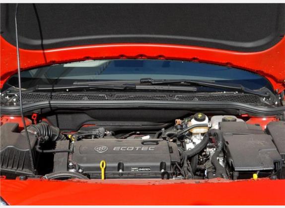 英朗 2010款 XT 1.6L 手动进取版 其他细节类   发动机舱