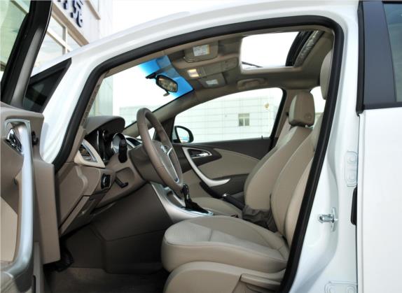 英朗 2010款 GT 1.6L 自动时尚版 车厢座椅   前排空间