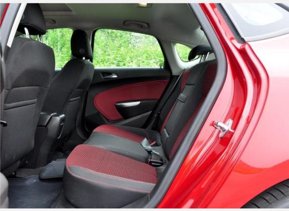英朗 2010款 GT 1.6T 新锐运动版 车厢座椅   后排空间