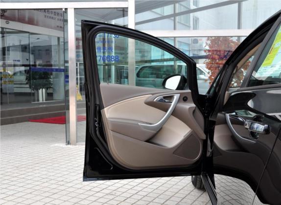 英朗 2011款 GT 1.8L 自动时尚版真皮款 车厢座椅   前门板