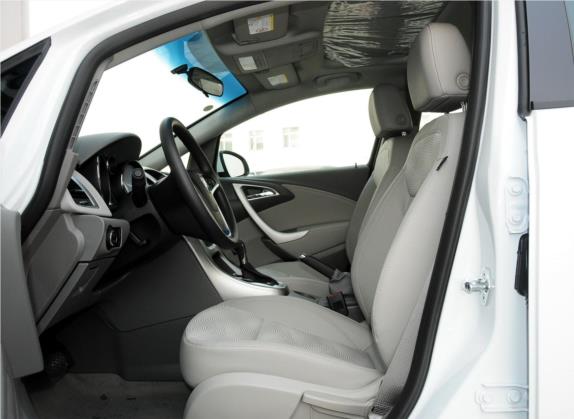 英朗 2012款 XT 1.6L 自动时尚版 车厢座椅   前排空间