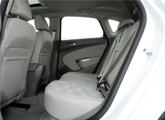 英朗 2012款 XT 1.6L 自动时尚版 车厢座椅   后排空间