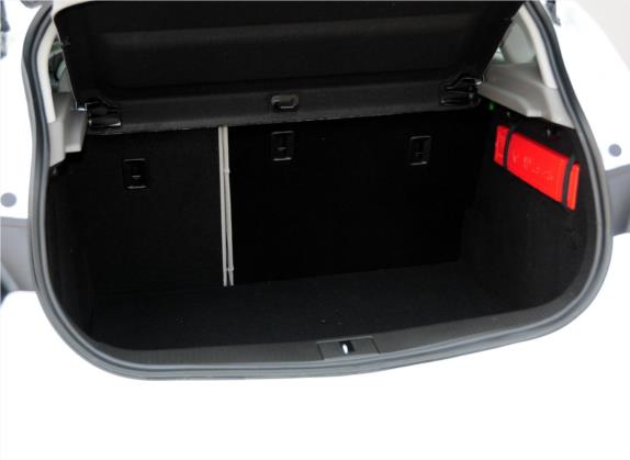 英朗 2012款 XT 1.6L 自动时尚版 车厢座椅   后备厢