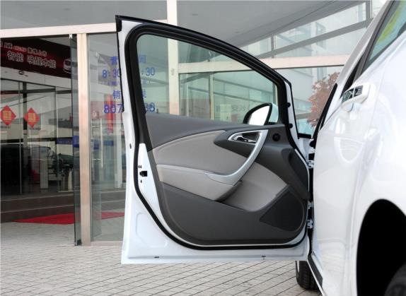 英朗 2012款 XT 1.6L 自动时尚版 车厢座椅   前门板