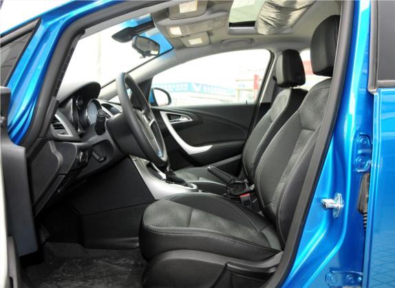 英朗 2012款 XT 1.6T 时尚运动版 车厢座椅   前排空间