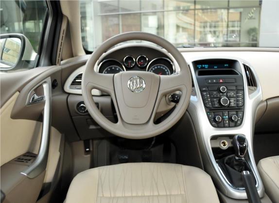 英朗 2012款 GT 1.6L 手动舒适版 中控类   驾驶位