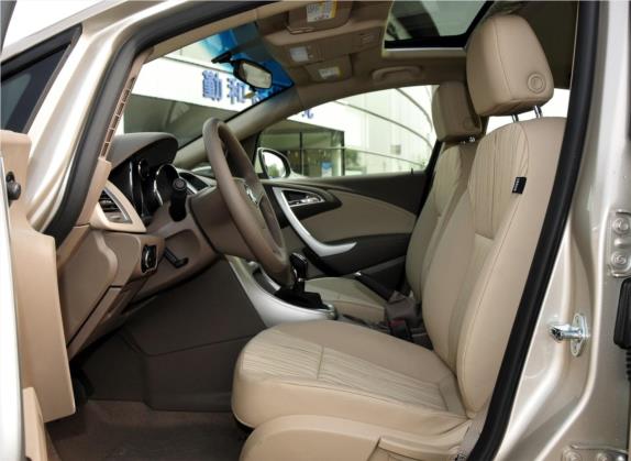 英朗 2012款 GT 1.6L 手动舒适版 车厢座椅   前排空间