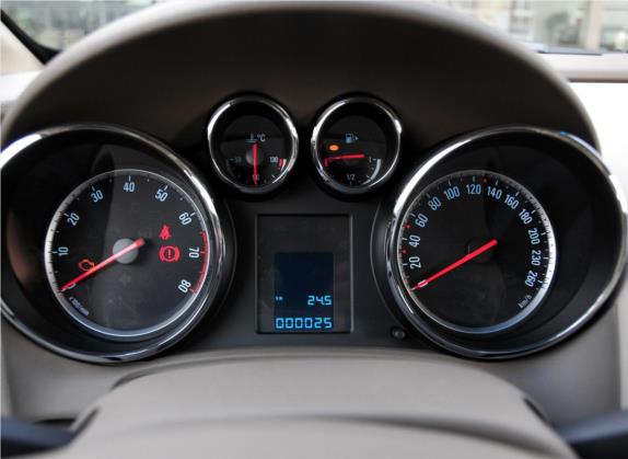 英朗 2012款 GT 1.6L 手动舒适版 中控类   仪表盘