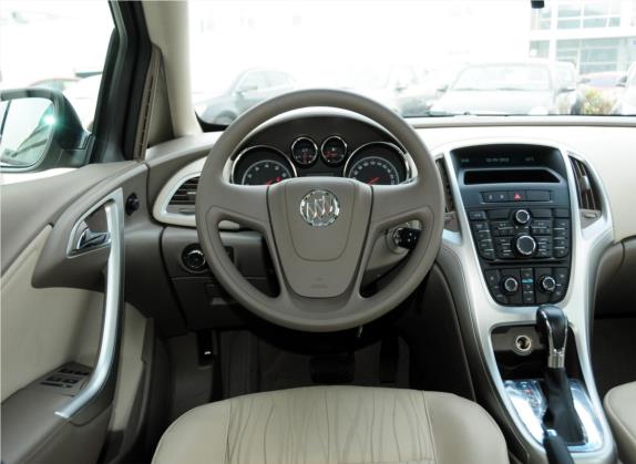 英朗 2012款 GT 1.6L 自动舒适版 中控类   驾驶位