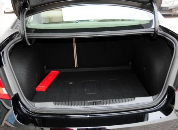 英朗 2012款 GT 1.6L 自动舒适版 车厢座椅   后备厢