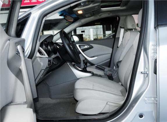 英朗 2013款 XT 1.6L 手动舒适版 车厢座椅   前排空间