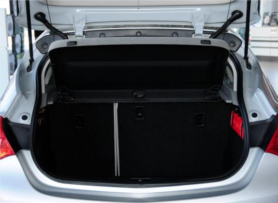 英朗 2013款 XT 1.6L 手动舒适版 车厢座椅   后备厢