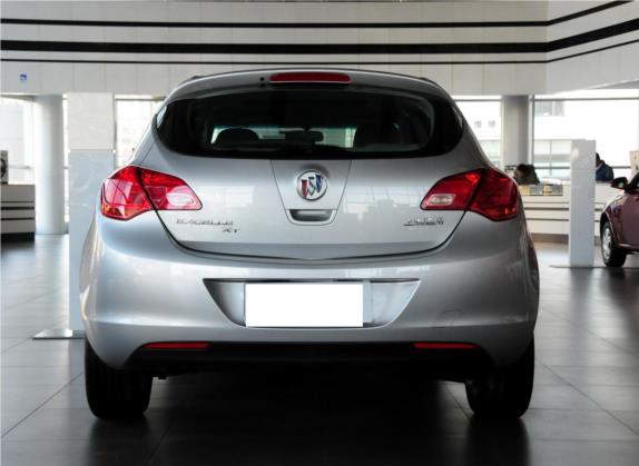 英朗 2013款 XT 1.6L 手动舒适版 外观   正后