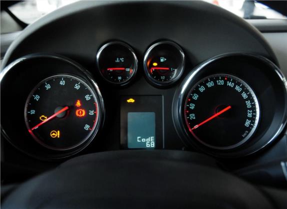 英朗 2013款 XT 1.6L 手动舒适版 中控类   仪表盘