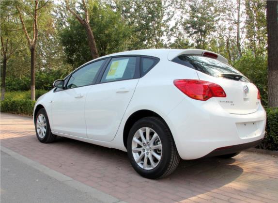 英朗 2013款 XT 1.6L 自动舒适版 外观   斜后