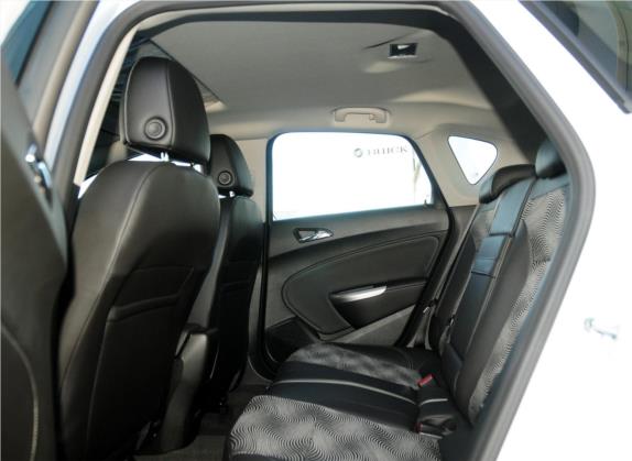 英朗 2013款 XT 1.6L 自动时尚版 车厢座椅   后排空间