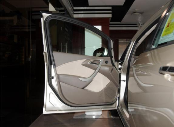 英朗 2013款 GT 1.6L 手动进取版 车厢座椅   前门板