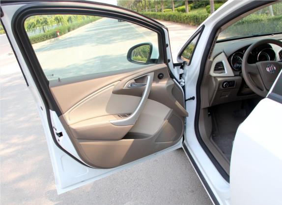 英朗 2013款 GT 1.6L 自动舒适版 车厢座椅   前门板