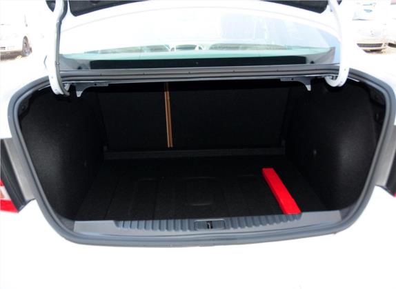 英朗 2013款 GT 1.6T 自动时尚运动版 车厢座椅   后备厢