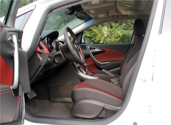 英朗 2013款 GT 1.6T 自动新锐运动版 车厢座椅   前排空间