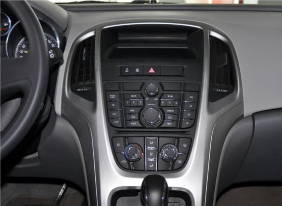 英朗 2014款 XT 1.6L 自动舒适版 中控类   中控台