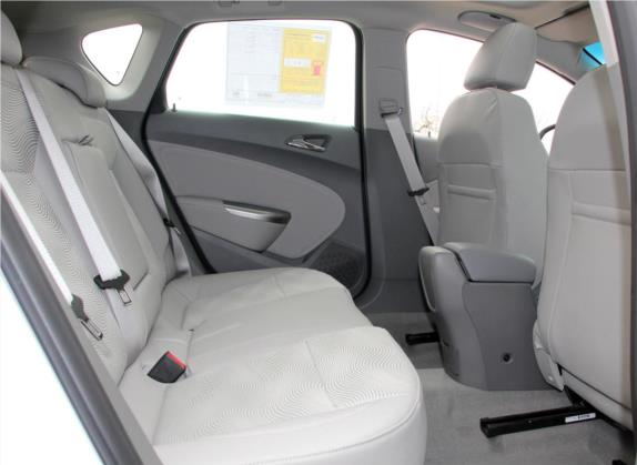 英朗 2014款 XT 1.6L 手动进取版 车厢座椅   后排空间