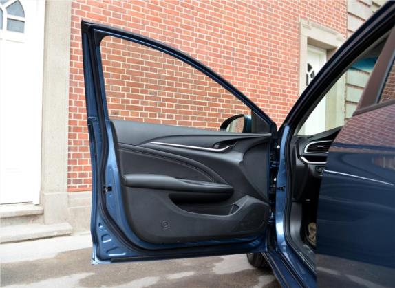 英朗 2015款 18T 双离合豪华型 车厢座椅   前门板